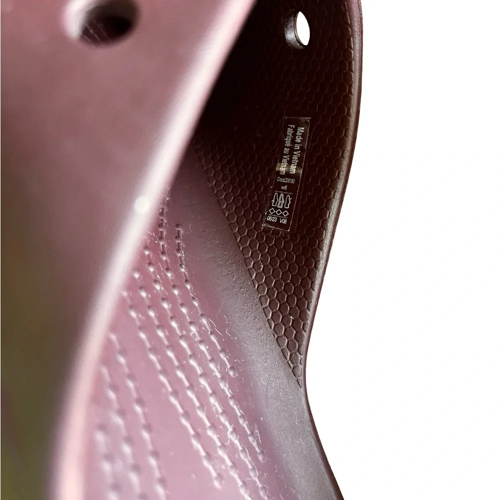 Crocs Platform Slide Sandals Beach Shoes Travel Pool Dark Cherry Plum Sz 6 EUC - Picture 6 of 9